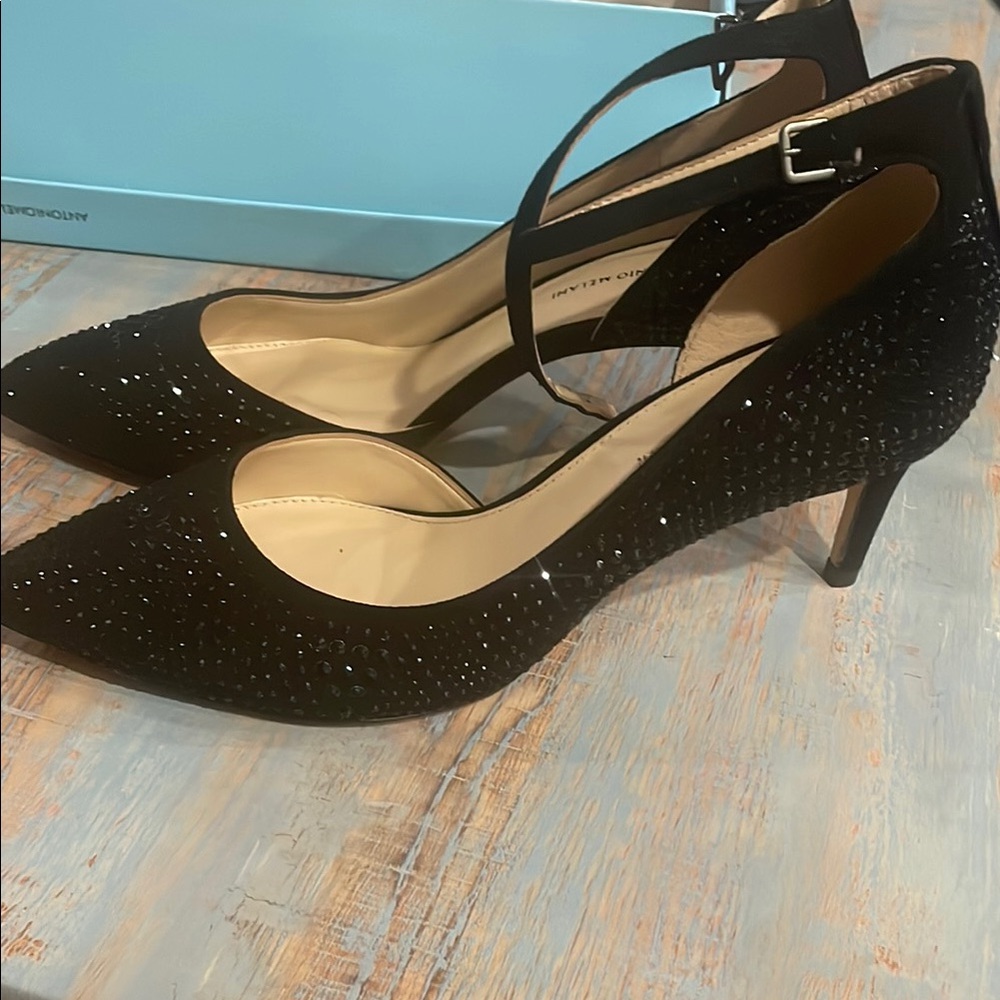 Elegant Black Women's Heels - Picture 3 of 6